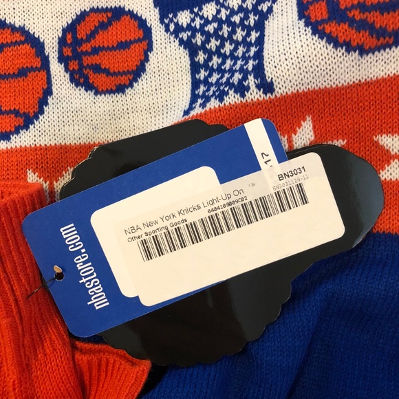 NWT NBA New York NY Knicks Light Em Up LED Sweater - Picture 8 of 8